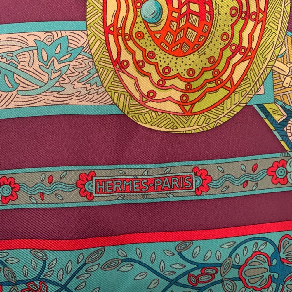 Hermes silk scarf - Picture 2 of 3